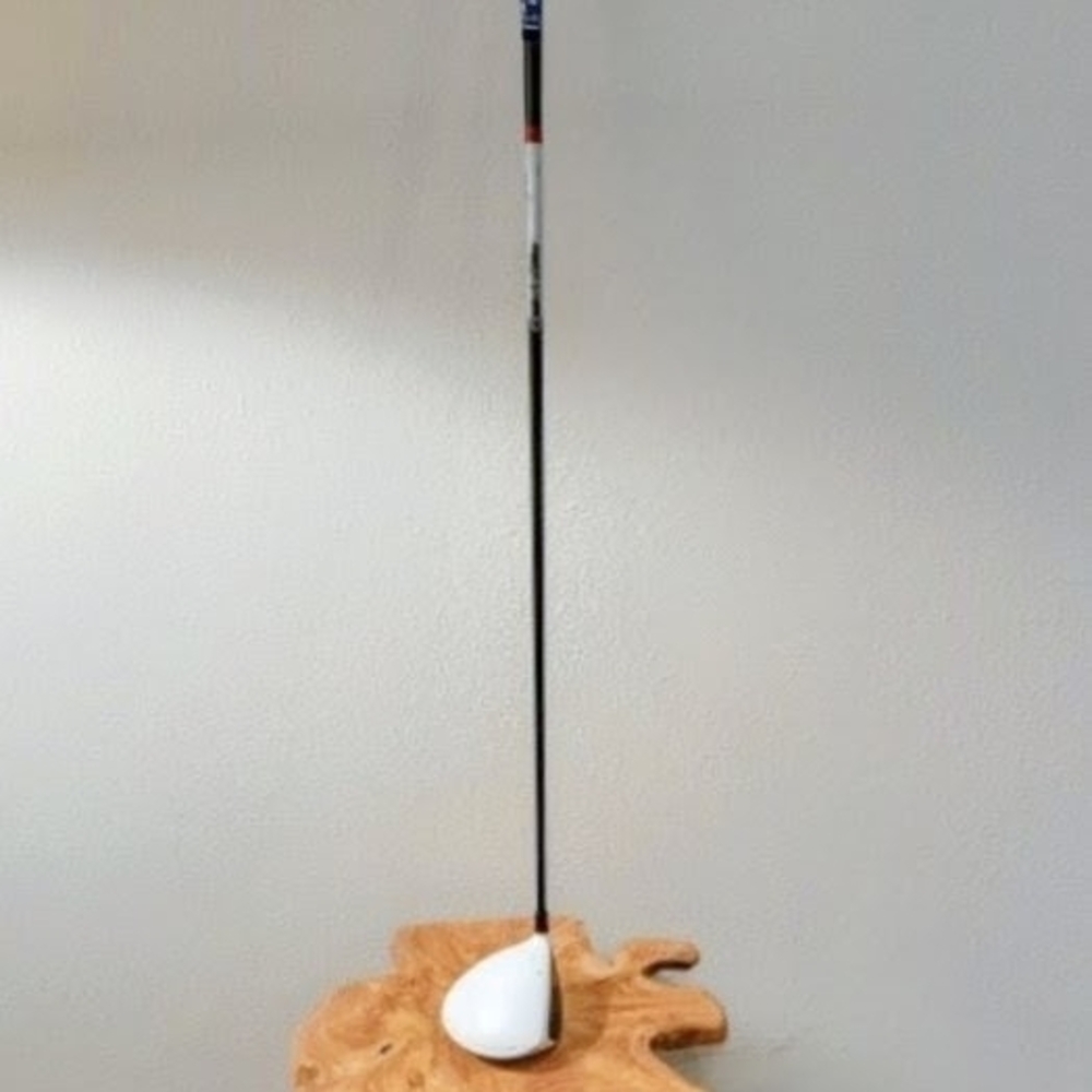 TaylorMade R11 Driver With New Grip - Picture 2 of 8